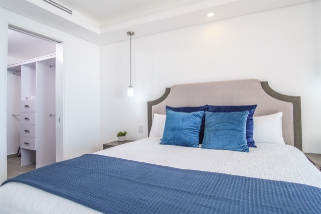 Master bed decoration