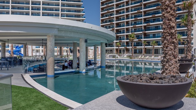 Sascha Pool Bar